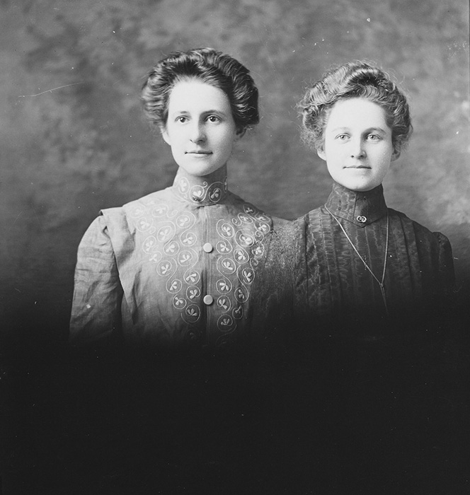 Mary and Hattie Beeler 1903